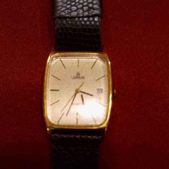 VINTAGE LORUS GOLDTONE LADIES WATCH 1980S FAUX LEATHER BAND - Picture 1 of 3